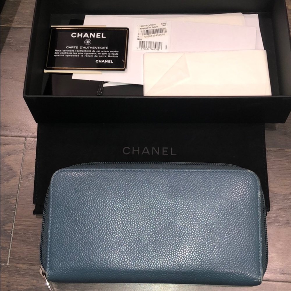 Chanel Zip Wallet - Picture 2 of 7